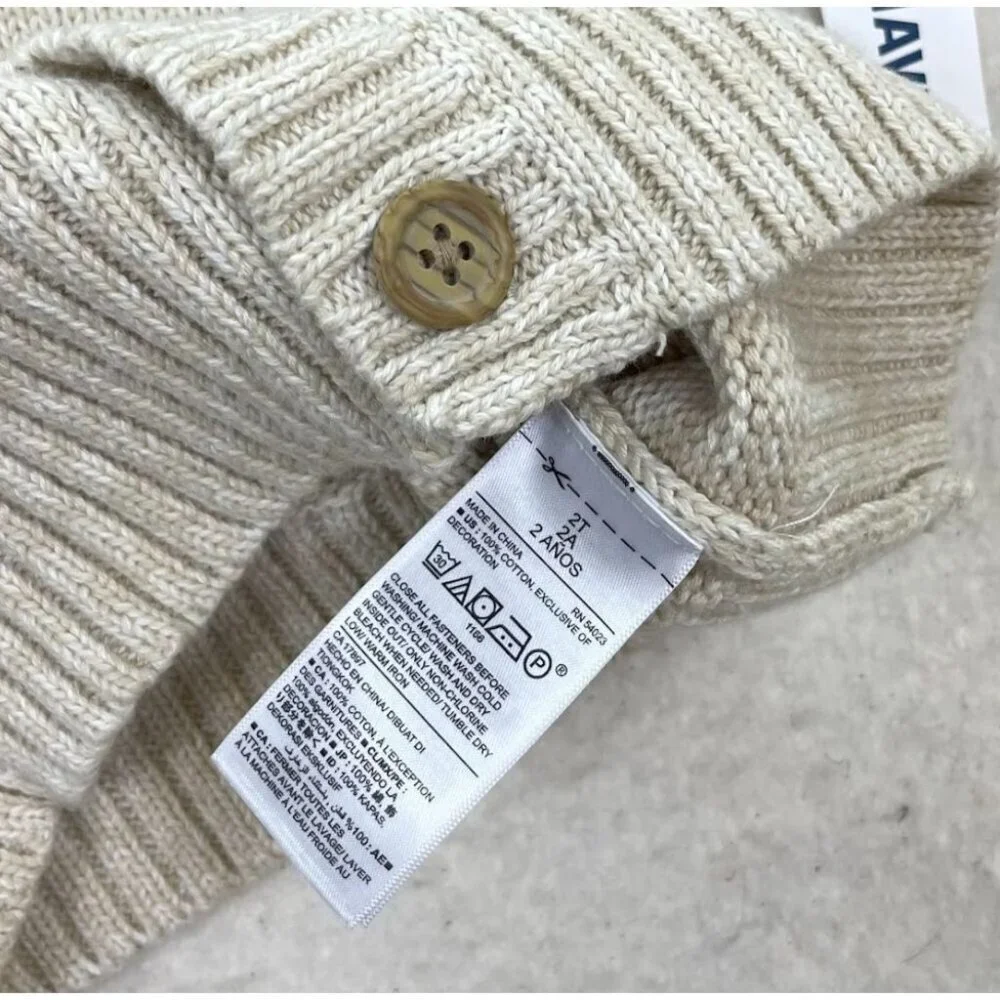 NWT OLD NAVY Snowflake Cotton Collared Button Up Cardigan Sweater Size 2T